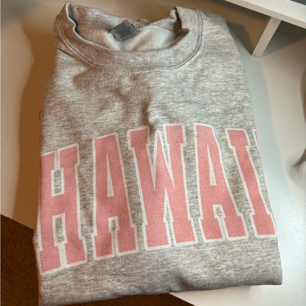 Gildan women’s crewneck